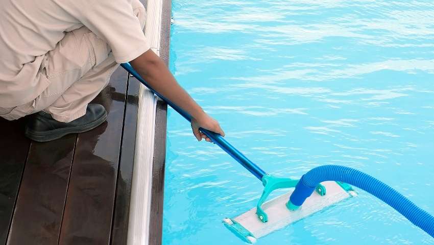 Pool Deck Maintenance Mistakes That Must be Avoided at Any Cost